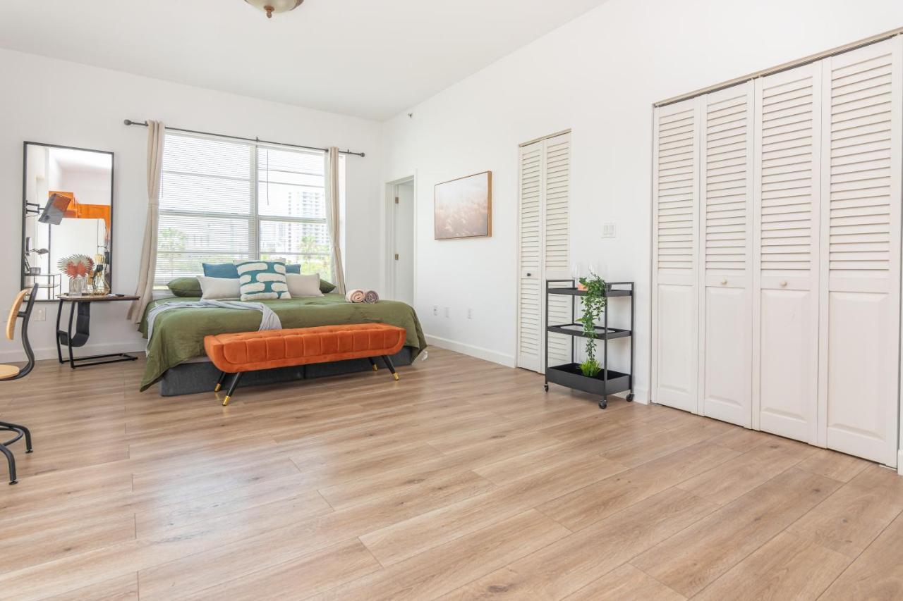 Downtown With Balcony - 5 Minutes From Wynwood & Port - Art District Near Beach Appartamento